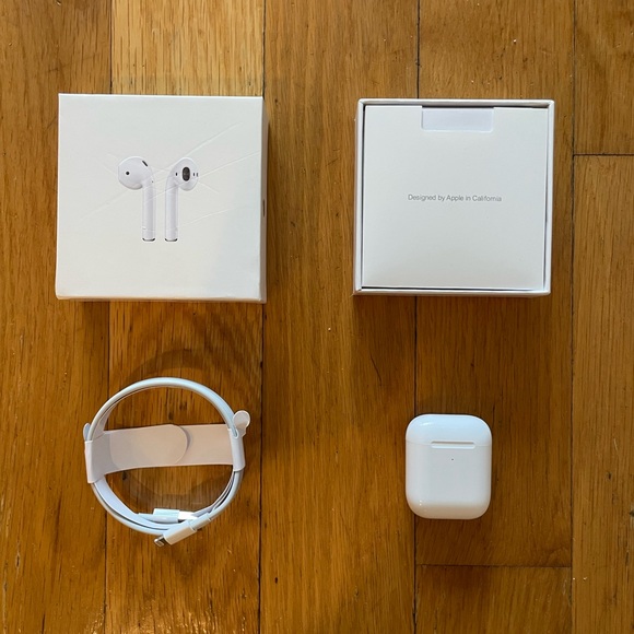 Apple AirPods 2nd Generation with Charging Case